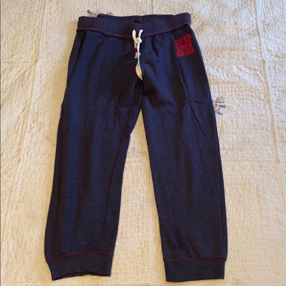 Tommy Hilfiger size medium Capri joggers used